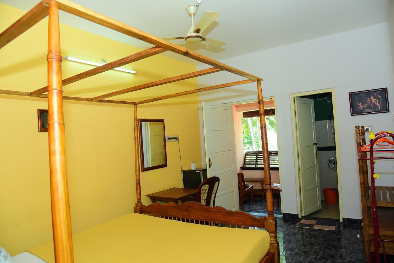 Hotel Palm Tree Anex à Varkala Extérieur photo